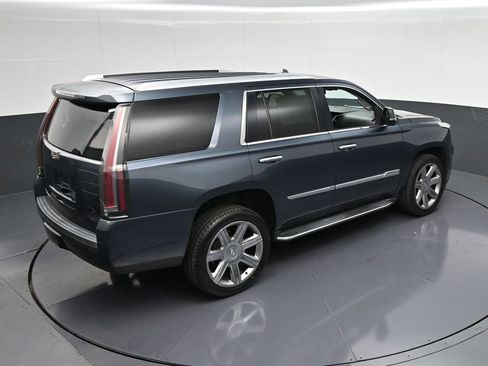 Used 2019 Cadillac Escalade Luxury RWD image 24
