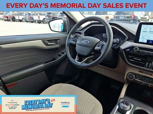 Certified 2022 Ford Escape SE w/ Cold Weather Package AWD/4WD image 14