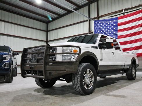 Used 2016 Ford F350 King Ranch AWD/4WD image 3