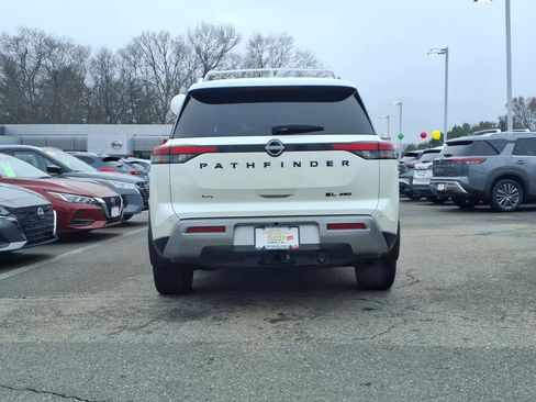 Used 2023 Nissan Pathfinder SL w/ SL Premium Package image 5
