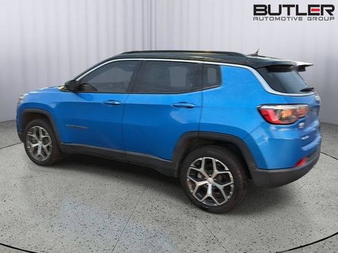 Used 2024 Jeep Compass Limited AWD/4WD image 9