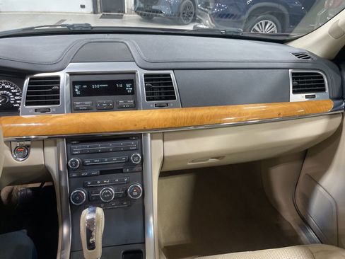 Used 2009 Lincoln MKS image 14
