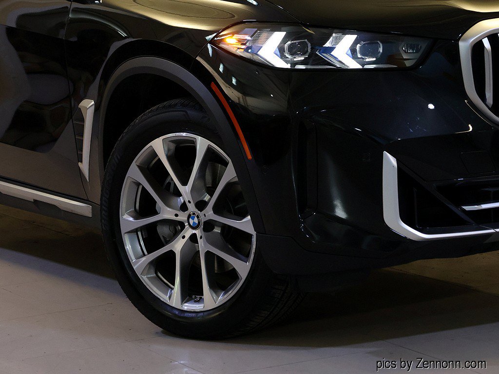 Certified 2024 BMW X5 xDrive40i w/ Premium Package AWD/4WD image 3