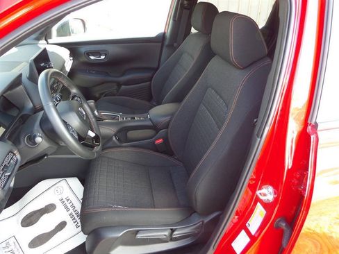 Used 2025 Honda HR-V Sport image 7