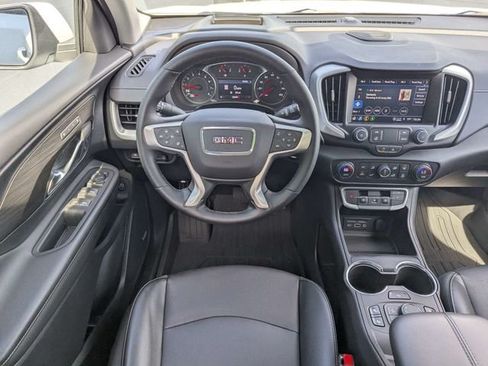 Used 2024 GMC Terrain SLT w/ Infotainment Package II FWD image 16