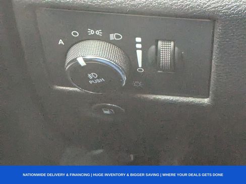 Used 2022 Jeep Grand Cherokee Laredo X image 38