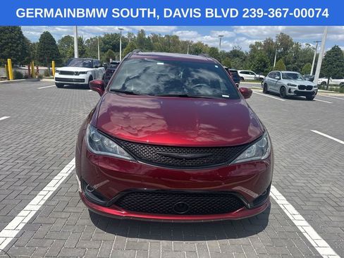 Used 2020 Chrysler Pacifica Touring-L w/ Advanced Safetytec Group image 12