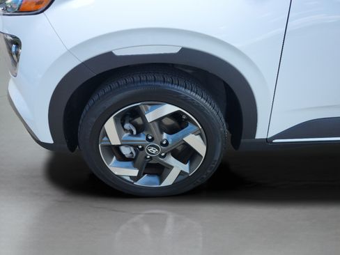 Certified 2026 Hyundai Venue SEL FWD image 9