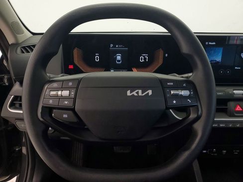 Used 2025 Kia K4 LXS image 15