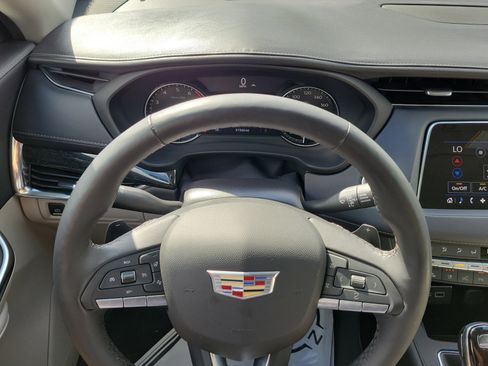 Used 2023 Cadillac XT4 Premium Luxury w/ Enhanced Visibility Package FWD image 22