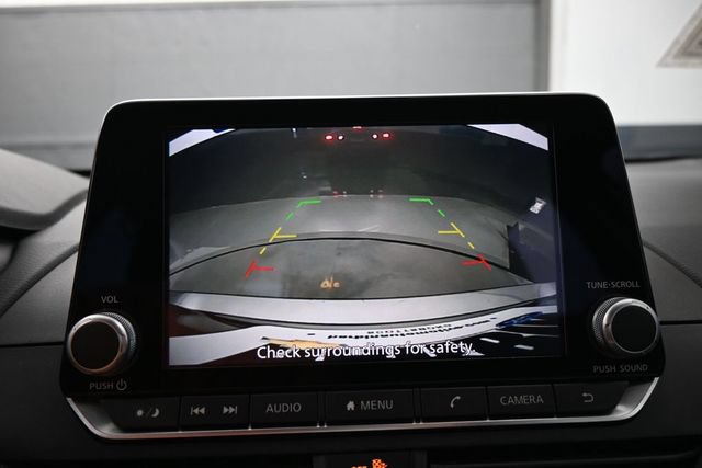 Used 2025 Nissan Altima 2.5 SV FWD image 16