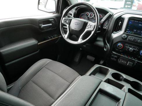 Used 2019 Chevrolet Silverado 1500 LT Trail Boss w/ Convenience Package image 9