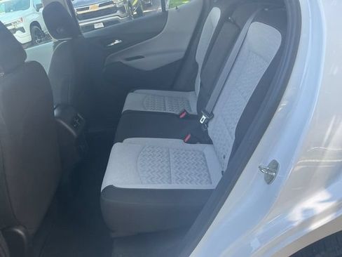 Used 2022 Chevrolet Equinox LS w/ LS Convenience Package AWD/4WD image 18