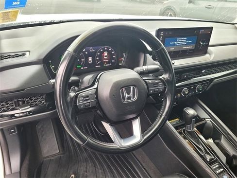 Used 2023 Honda Accord Touring image 11