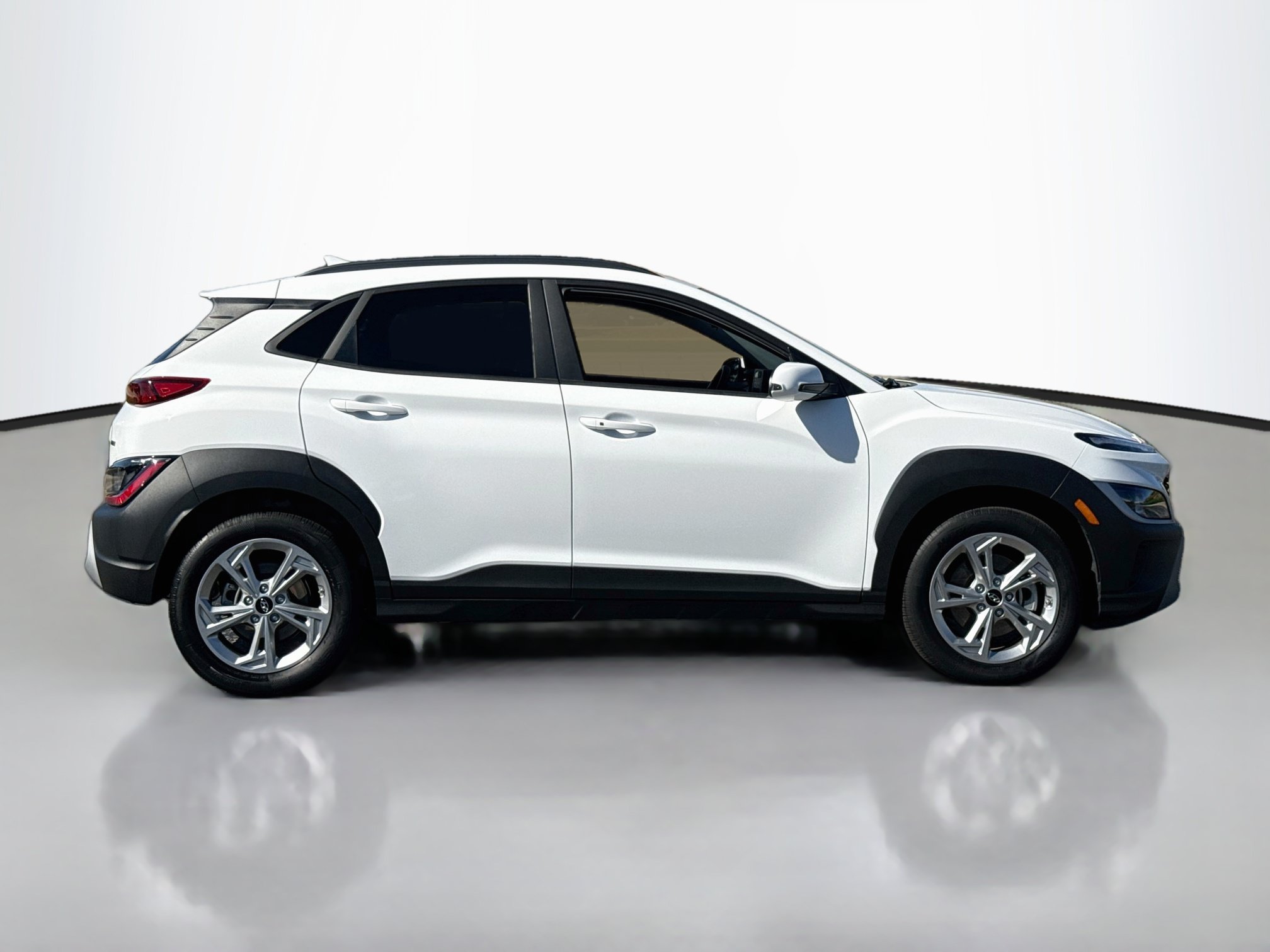 Certified 2023 Hyundai Kona SEL AWD/4WD image 8