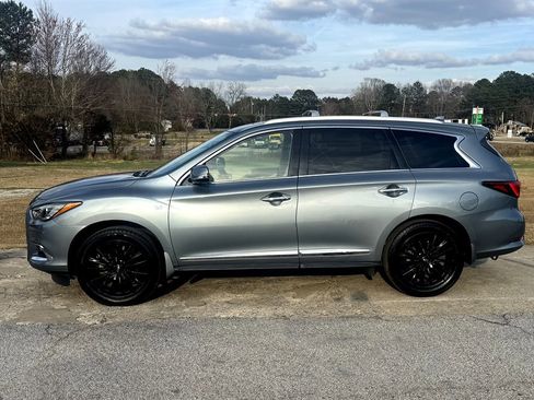 Used 2018 INFINITI QX60 FWD w/ Deluxe Technology Package image 11