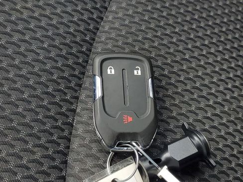 Used 2024 GMC Terrain SLE image 29