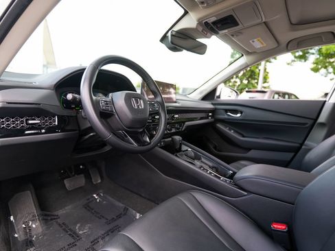 Used 2025 Honda Accord EX-L image 6