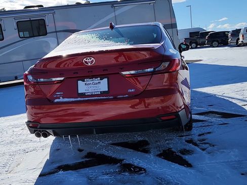 Used 2025 Toyota Camry SE image 3