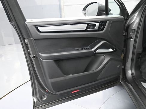 Certified 2021 Porsche Cayenne Turbo image 15