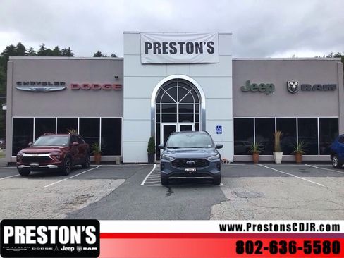 Used 2025 Ford Escape ST-Line Select AWD/4WD image 8