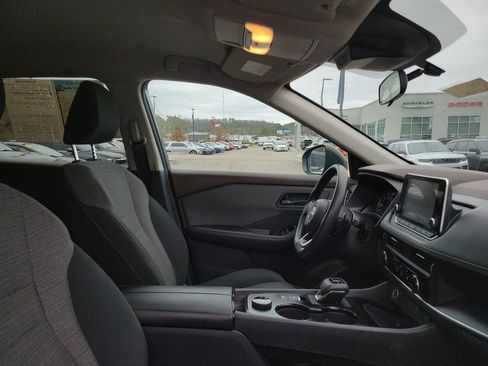 Used 2022 Nissan Rogue S image 38