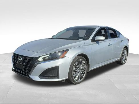 Used 2023 Nissan Altima 2.5 SL AWD/4WD image 1