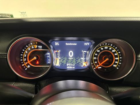 Used 2020 Jeep Wrangler Unlimited Sahara w/ Dual Top Group AWD/4WD image 8