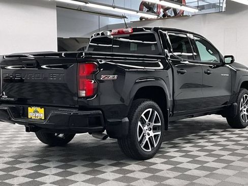Used 2024 Chevrolet Colorado Z71 w/ Z71 Convenience Package 2 AWD/4WD image 13