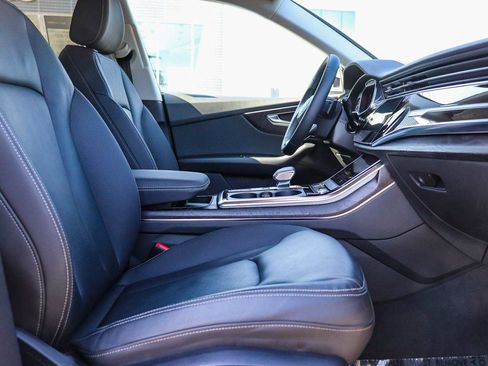 Used 2023 Audi Q8 Premium w/ Convenience Package AWD/4WD image 17