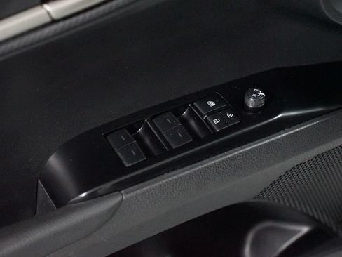 Used 2025 Toyota Camry SE FWD image 31