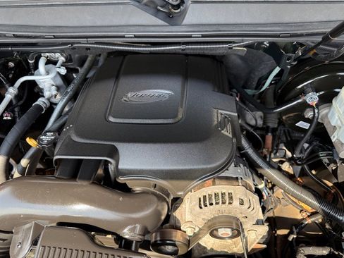 Used 2013 Chevrolet Avalanche LTZ image 81