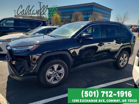 Used 2025 Toyota RAV4 XLE image 31