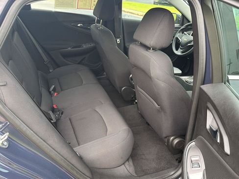 Used 2025 Chevrolet Malibu LT FWD image 12