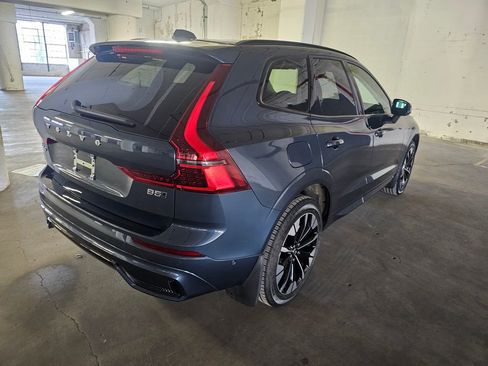 Used 2026 Volvo XC60 B5 Plus w/ Climate Package PRO AWD/4WD image 3