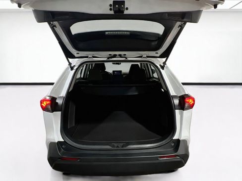 Used 2023 Toyota RAV4 AWD Hybrid image 18