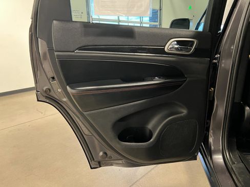 Used 2018 Jeep Grand Cherokee Trailhawk image 32