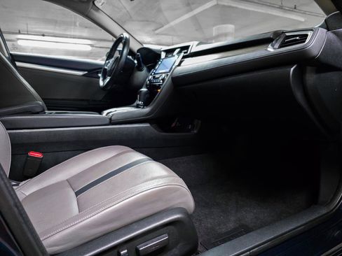 Used 2016 Honda Civic Touring image 36