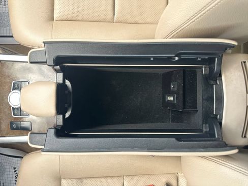 Used 2014 Mercedes-Benz E 350 4MATIC Sedan image 40