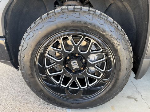 Used 2019 GMC Sierra 1500 Denali w/ Denali Ultimate Package AWD/4WD image 8
