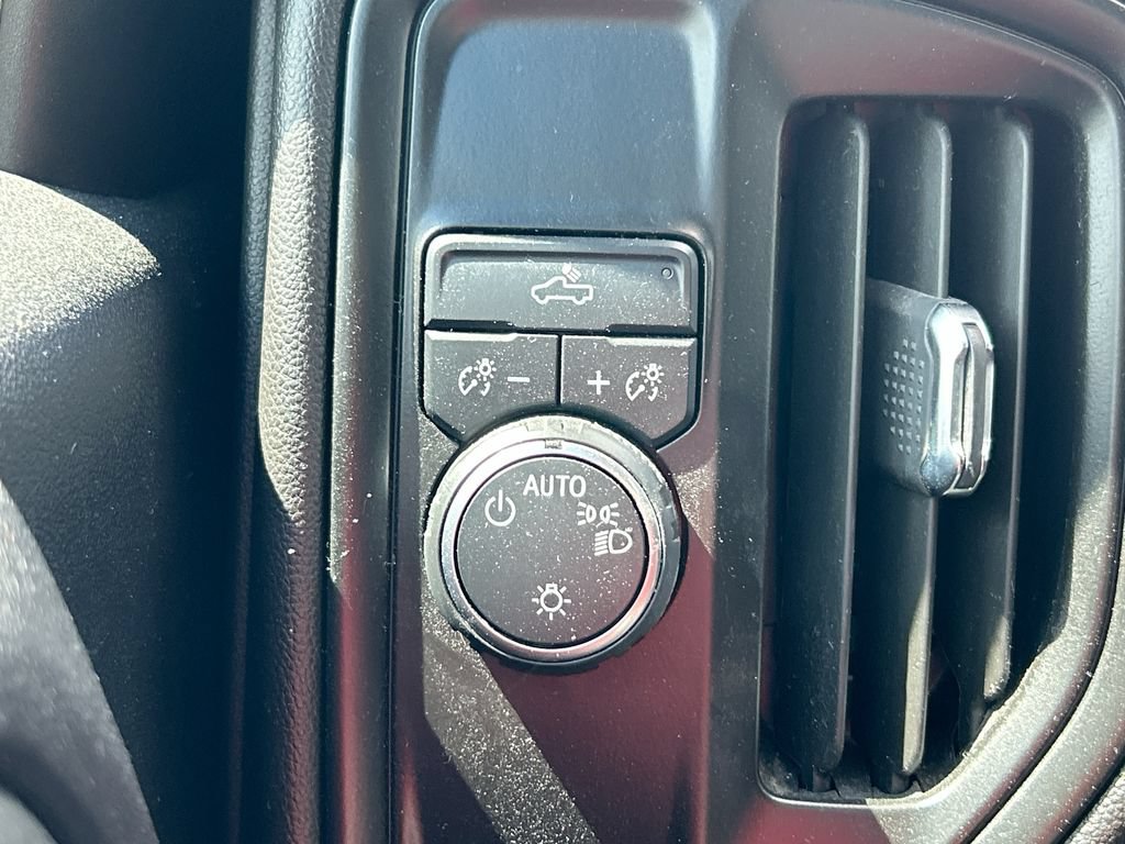 Used 2024 Chevrolet Silverado 1500 Custom RWD image 18