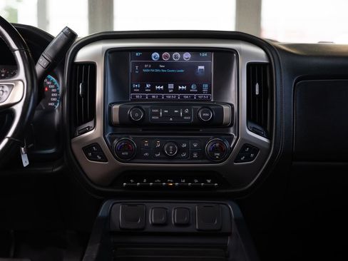 Used 2017 GMC Sierra 2500 Denali w/ Duramax Plus Package AWD/4WD image 21