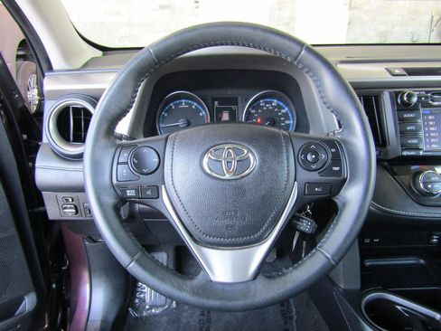 Used 2017 Toyota RAV4 XLE FWD image 14