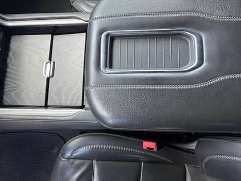 Used 2023 GMC Yukon Denali AWD/4WD image 40