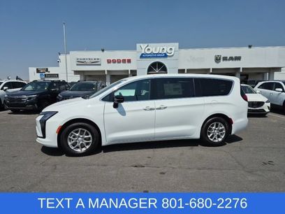New 2027 Chrysler Pacifica Select