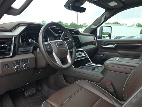 Used 2025 GMC Sierra 2500 Denali w/ Denali Reserve Package AWD/4WD image 25