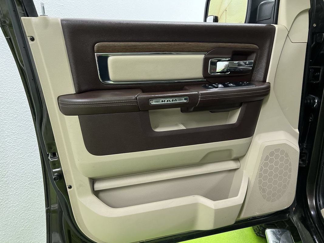 Used 2017 RAM 1500 Laramie w/ Convenience Group AWD/4WD image 16