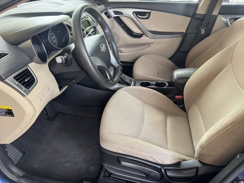 Used 2016 Hyundai Elantra SE image 8
