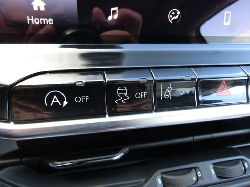 Used 2022 Jeep Compass Limited w/ Sun and Sound Group image 17