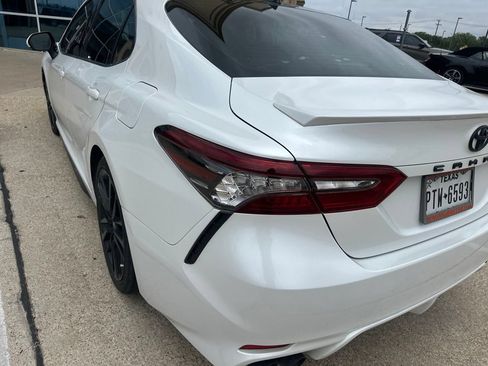 Used 2021 Toyota Camry XSE FWD image 9